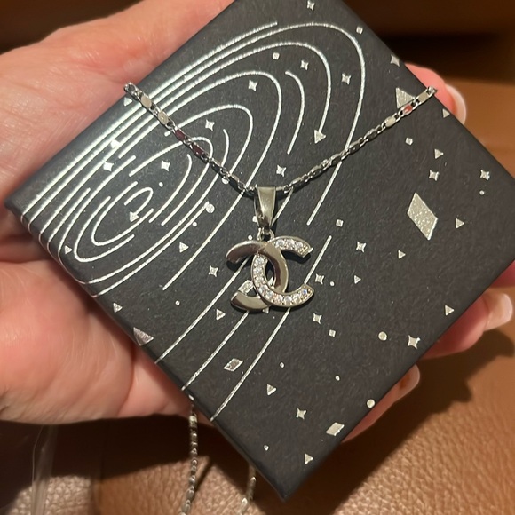 New Stainless Steel 2pc set Designer look Necklace with 18” inches long - Picture 10 of 10